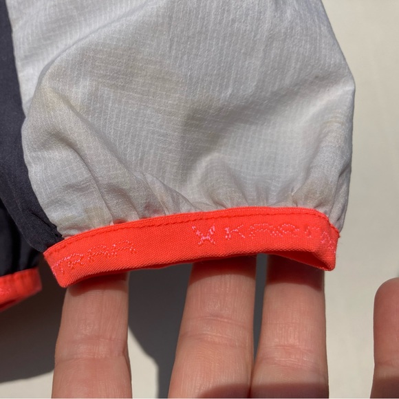 Kari Tara Full Zip Windbreaker Hoodie Zip Front Pockets Hood Drawcord Sz XSmall - Picture 9 of 15